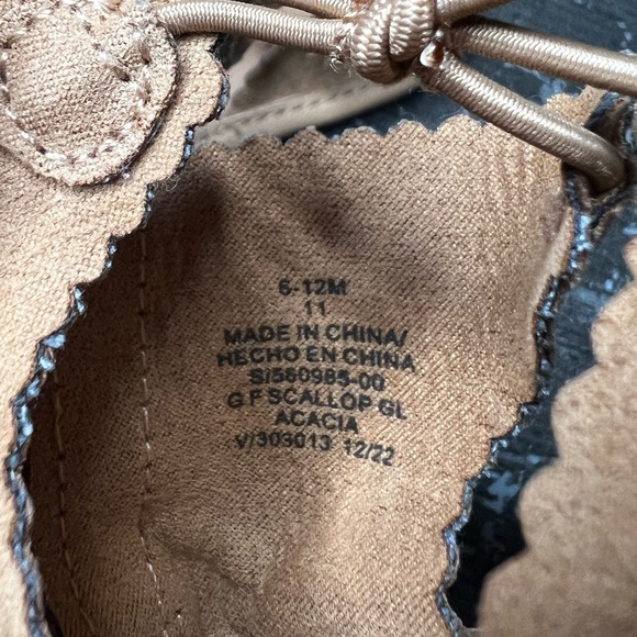 Old Navy | Baby Summer Sandals - Picture 4 of 7